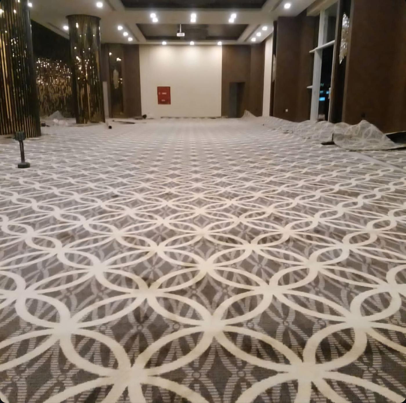 Geometrik desenli salon